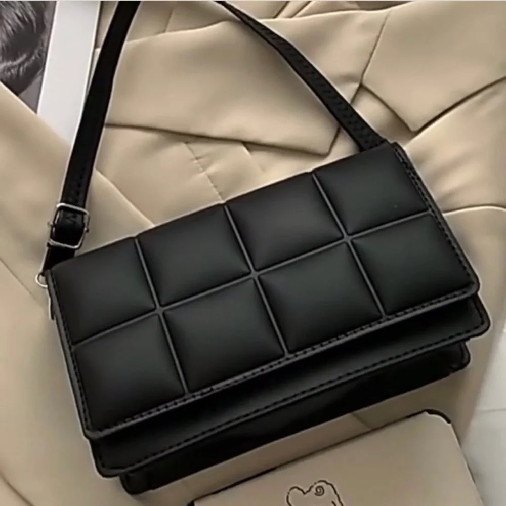 Boutique statement Black fashion bag - Picture 2 of 2